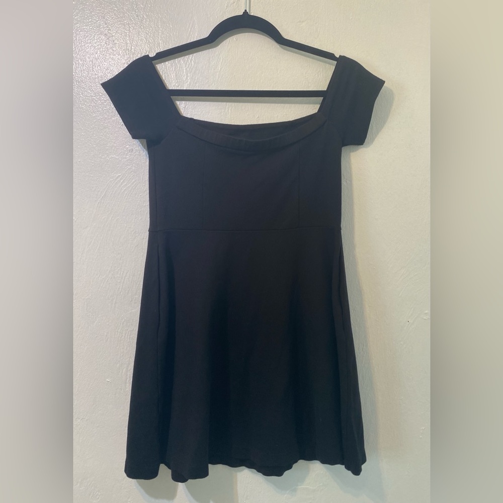 Free People 62%rayon 33%cotton 5%spandex black mini dress.Size S/P - Picture 4 of 8
